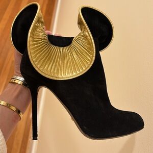 Sergio Rossi boots EU38 suede with gold pleated design